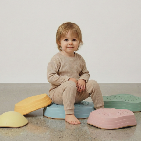 Tumle Spielzeug – Spielen mit Sinn, Entwicklung und Familienfreude